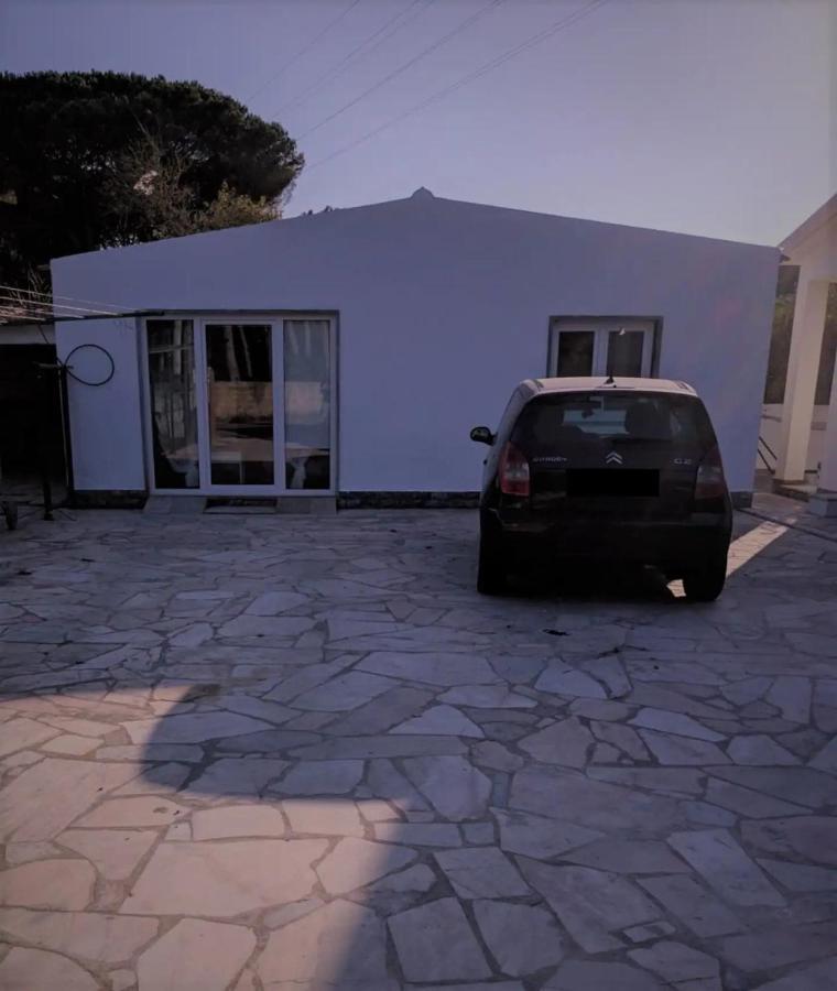 Small House With Private Park And Yard Terrugem Exterior photo